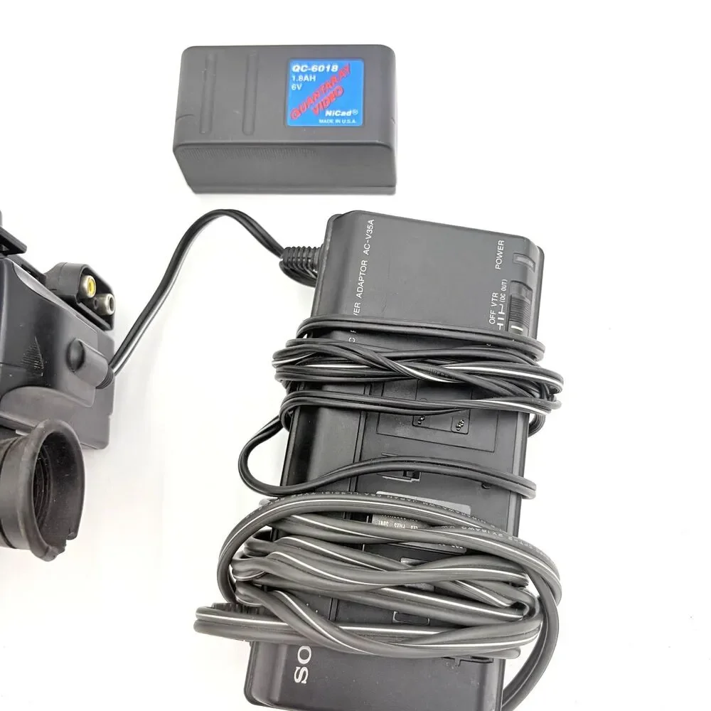 Sony CCD-TR6 Video8 Handycam Camcorder Bundle AC-V35A For Parts Repair Powers On